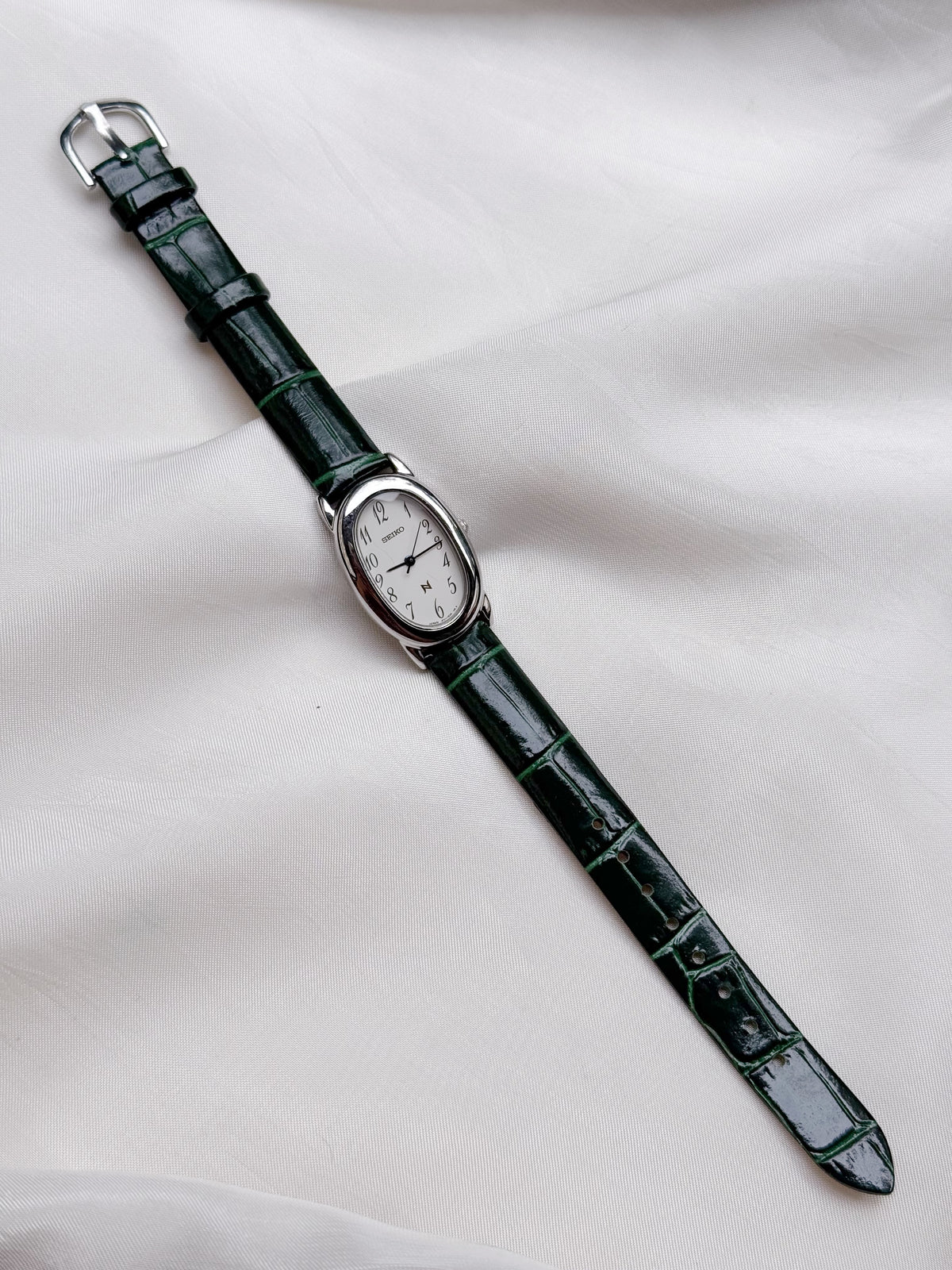 Seiko Noie Bagnoire Vintage Watch for women; Silver, Leather Strap