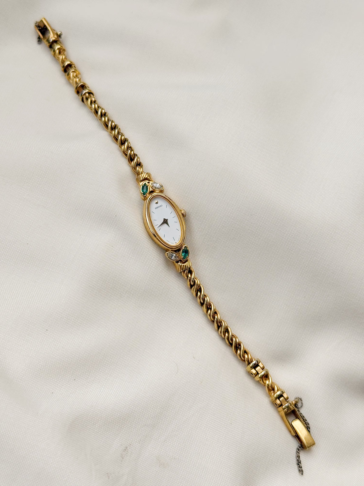 Vintage Seiko Oval Watch: Gold Plated Rope Bracelet, Emerald & White Stones