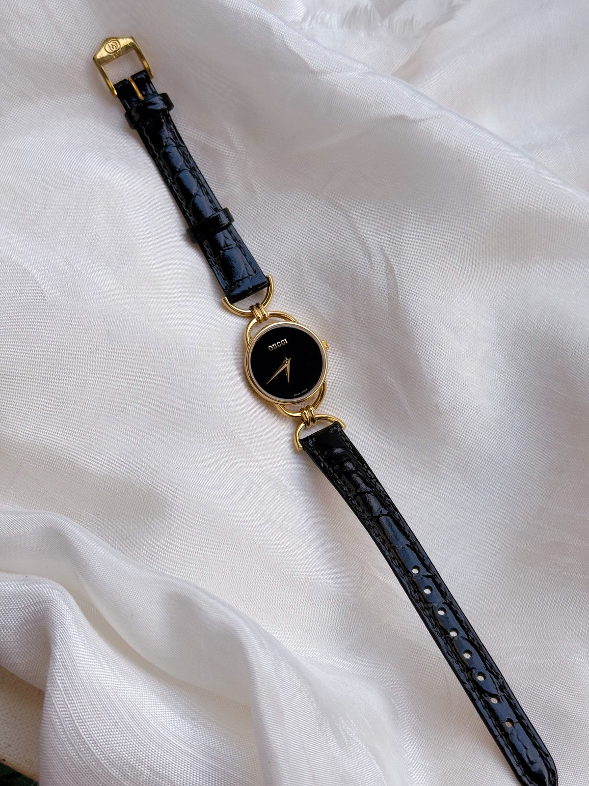 Vintage Gucci 90s Gold-Plated 6200.2.L Quartz Watch ; Luxury Swiss timepiece
