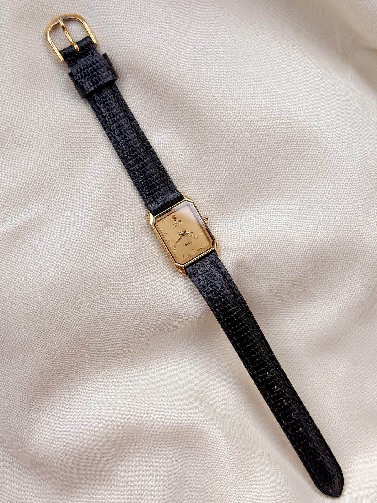 Vintage Seiko Exceline Tank watch for women: Gold plated, Leather Strap
