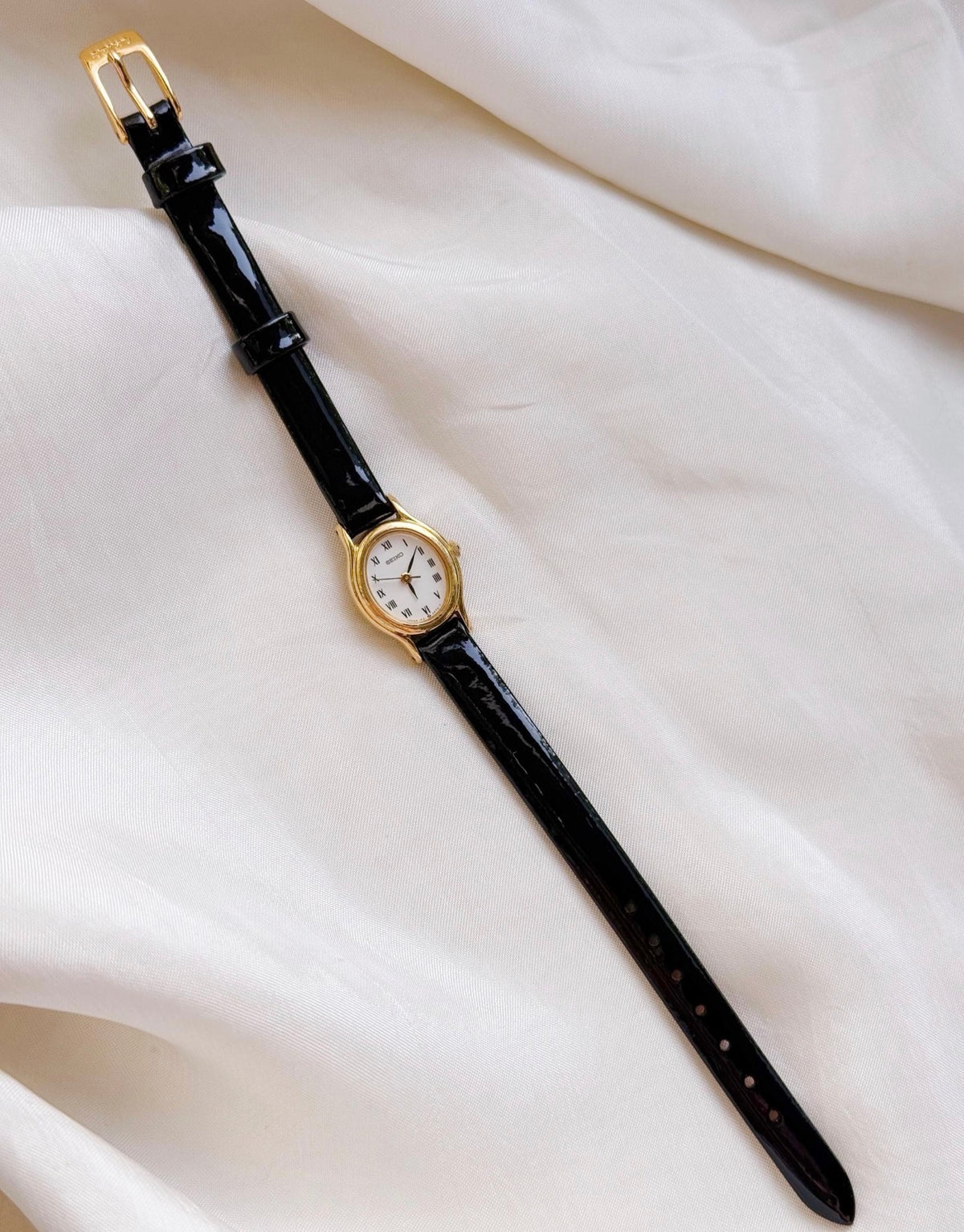 Vintage Seiko Petite Oval Dial Watch for women; Leather Strap