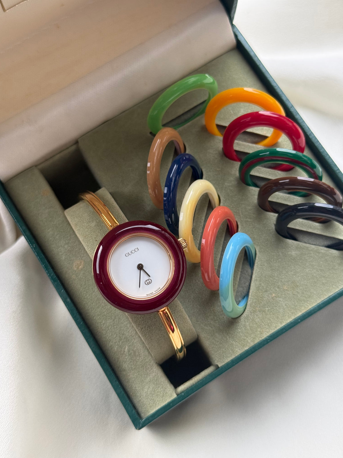 Vintage Gucci Interchangeable Bezels Women's Gold Plated Bangle Watch Set, 12 Bezels (1100L)