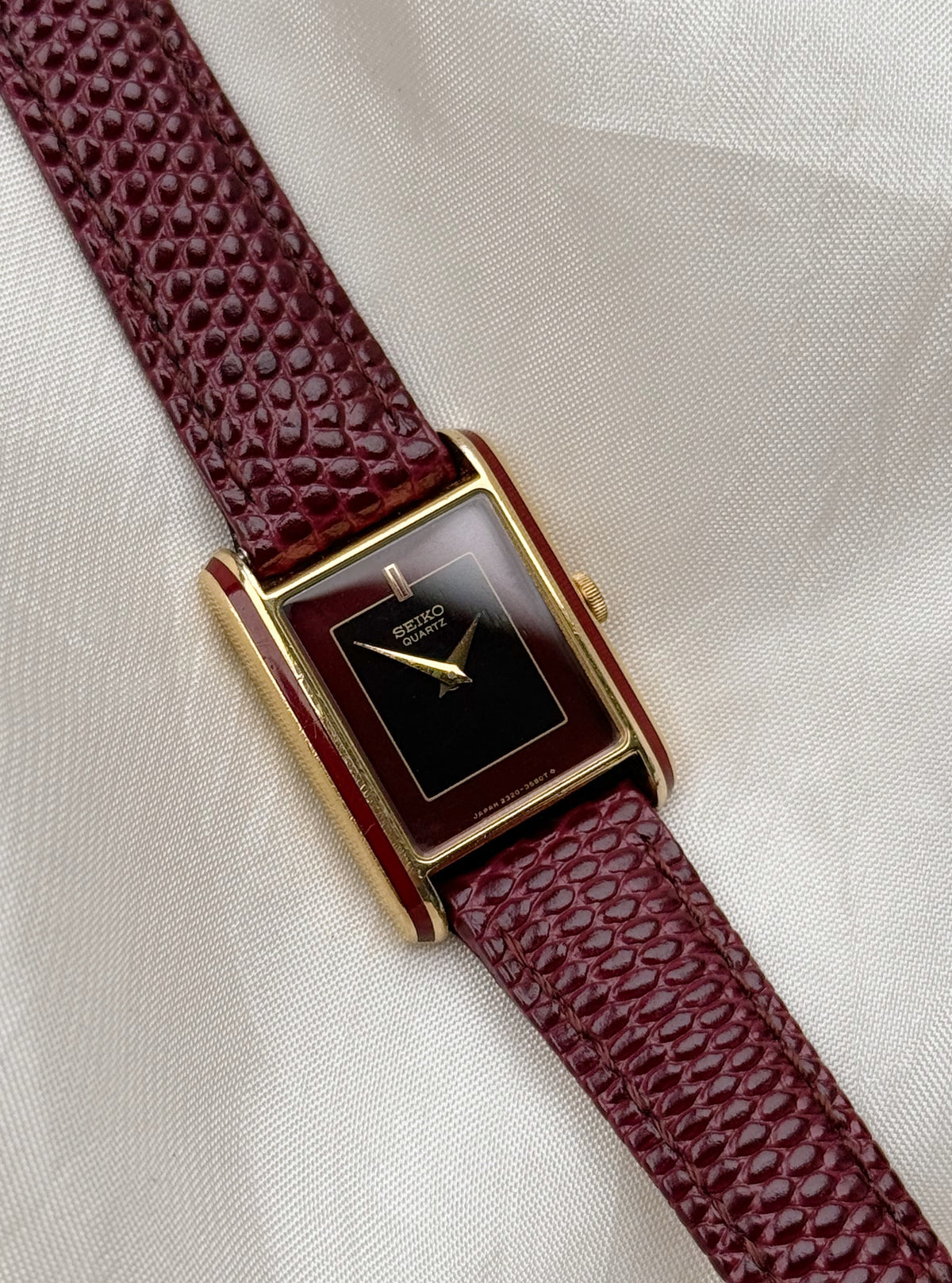 Vintage Rare Seiko Maroon Tank Unisex watch: Leather Strap