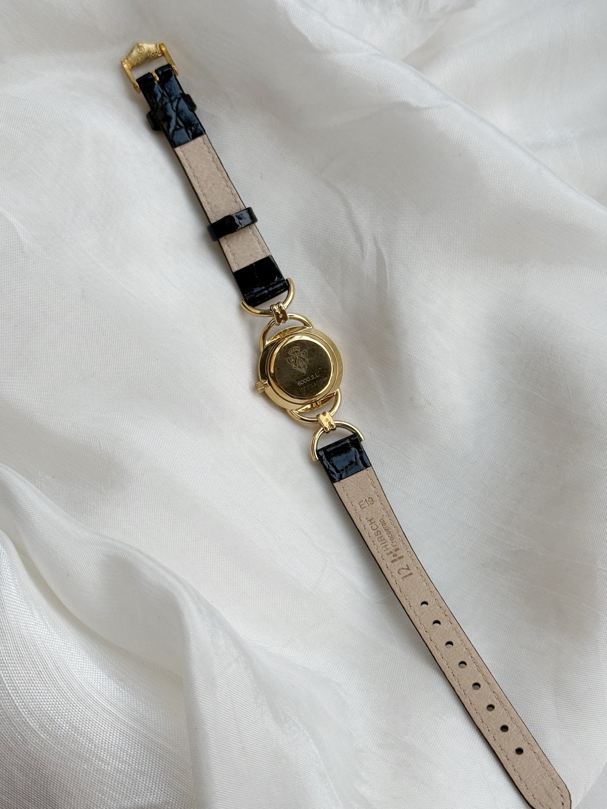 Vintage Gucci 90s Gold-Plated 6200.2.L Quartz Watch ; Luxury Swiss timepiece