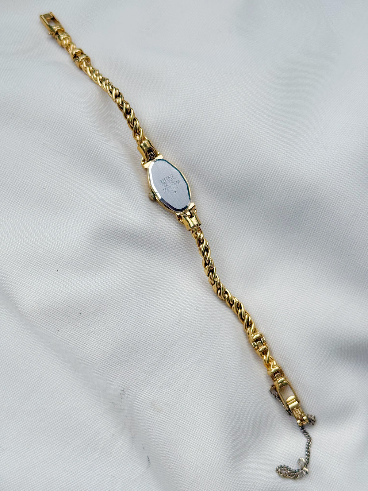 Vintage Seiko Oval Watch: Gold Plated Rope Bracelet, Emerald & White Stones