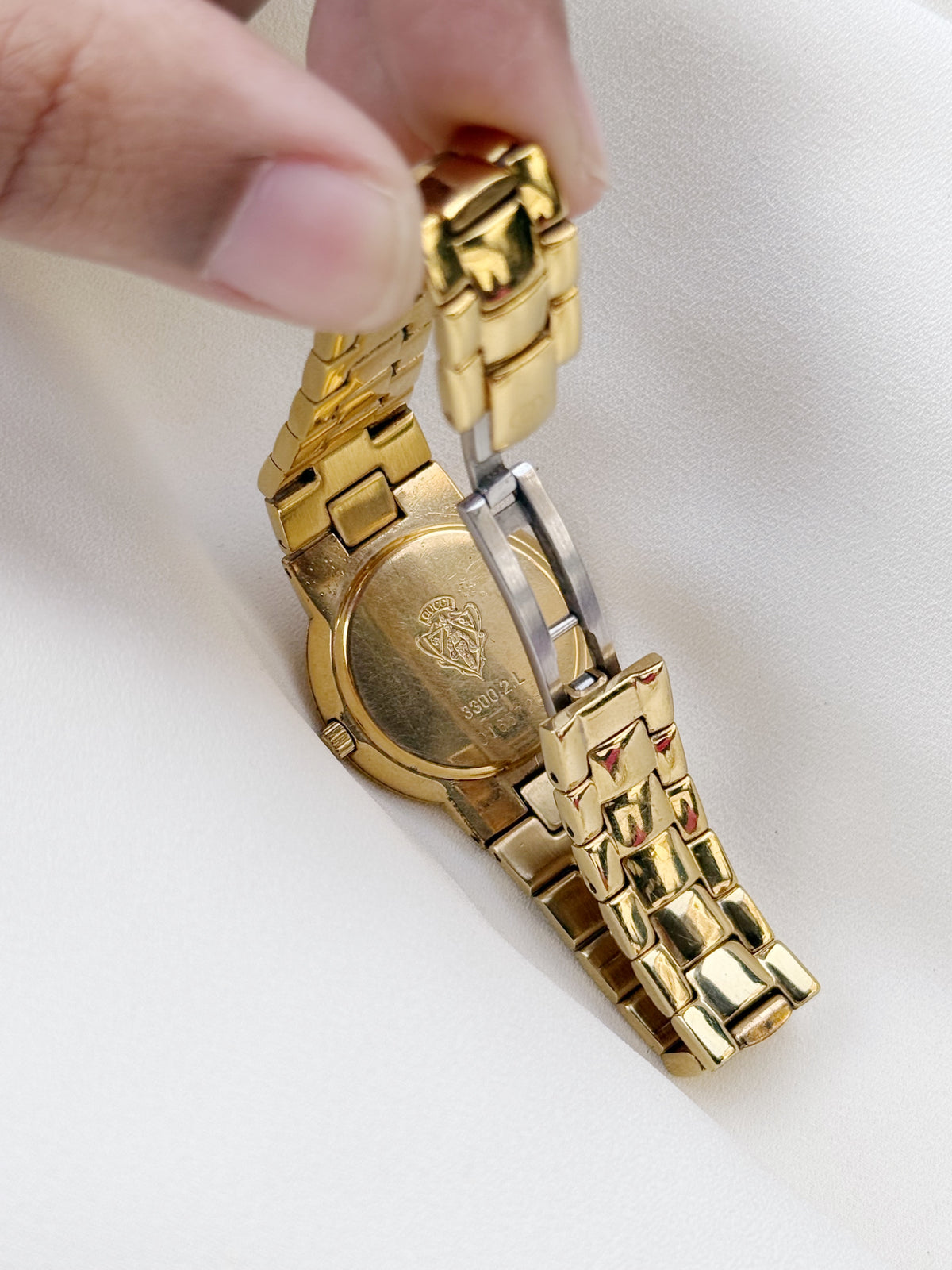 Vintage Gucci 3300.2.L gold plated watch for women
