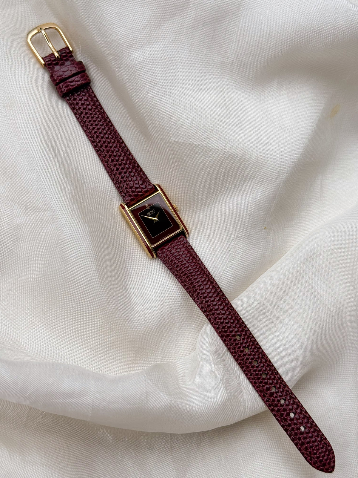 Vintage Rare Seiko Maroon Tank Unisex watch: Leather Strap