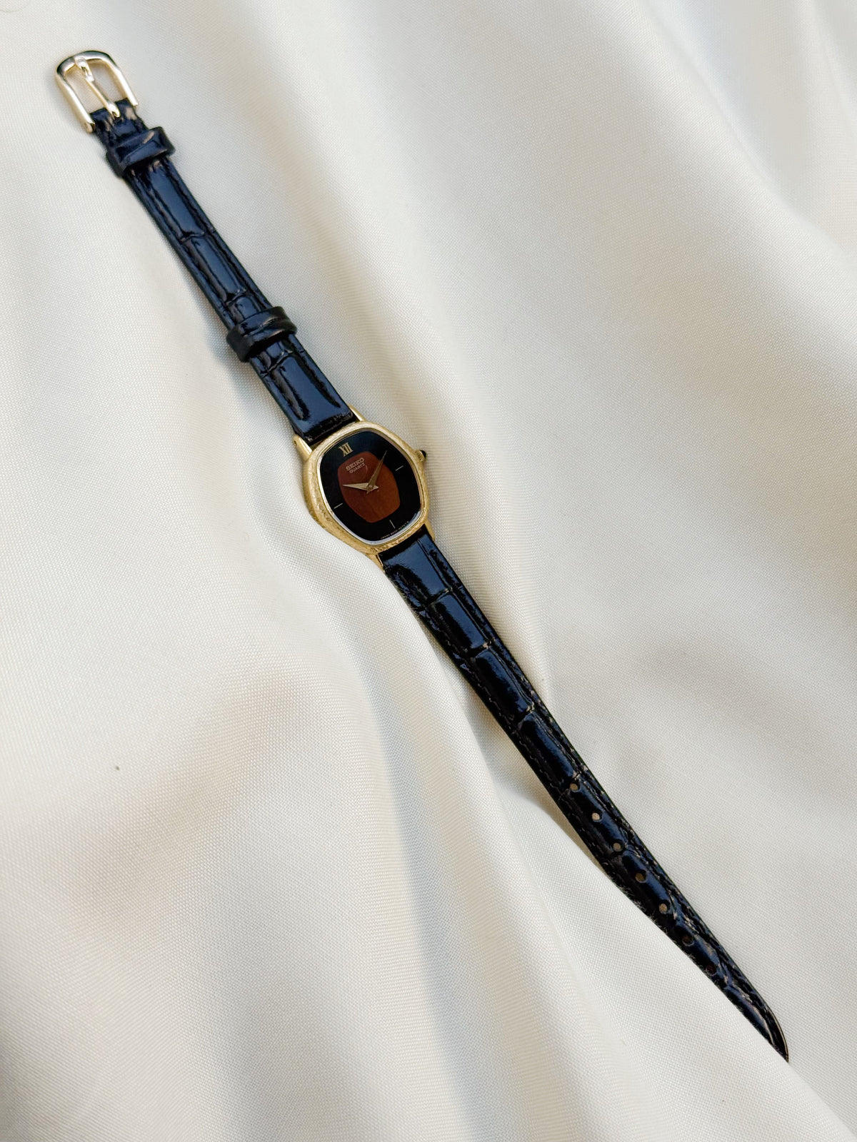 Vintage Seiko Women's Watch, Burgundy Dial, Gold Plated, Leather Strap Fall Watch