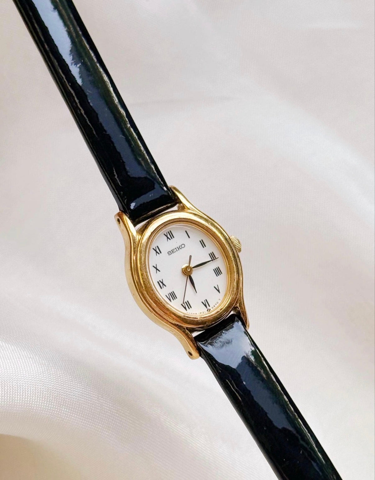 Vintage Seiko Petite Oval Dial Watch for women; Leather Strap