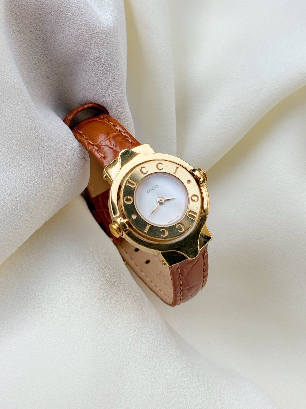 Vintage Gucci Rare Peekaboo 90s Gold Plated 6600L Quartz Watch ; Luxury Swiss timepiece