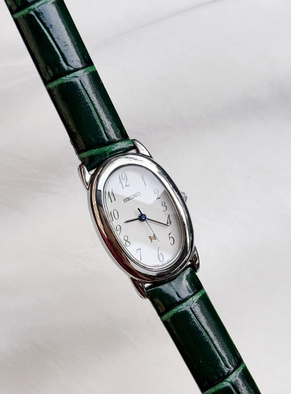 Seiko Noie Bagnoire Vintage Watch for women; Silver, Leather Strap