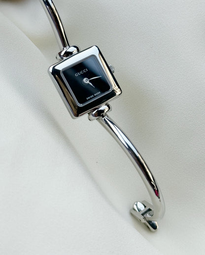 Vintage Gucci 1900L bangle silver Watch ; Luxury Swiss timepiece